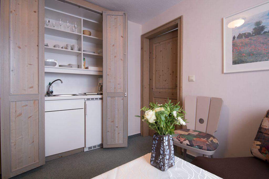 Studio (2 Adults),452123691:JPEG